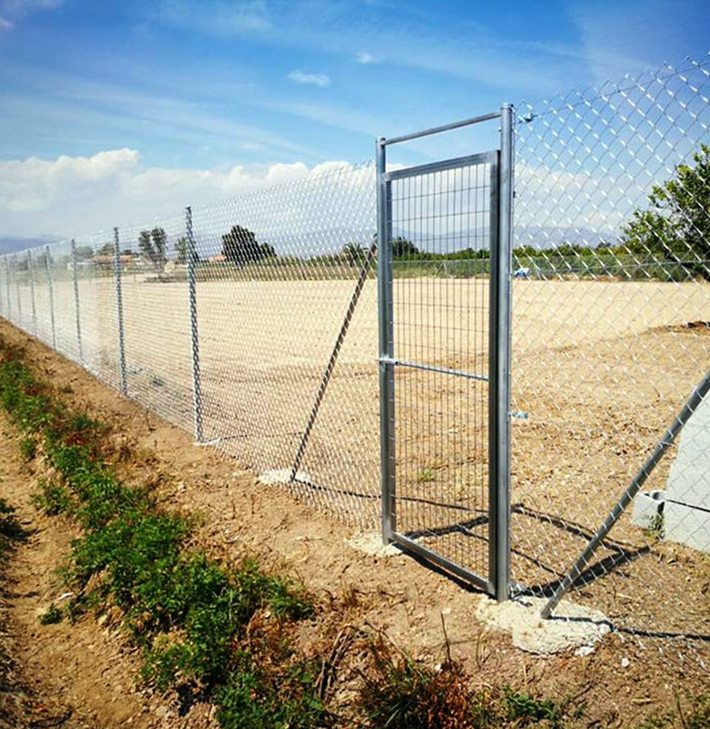 Fabricación de puertas para vallas metálicas